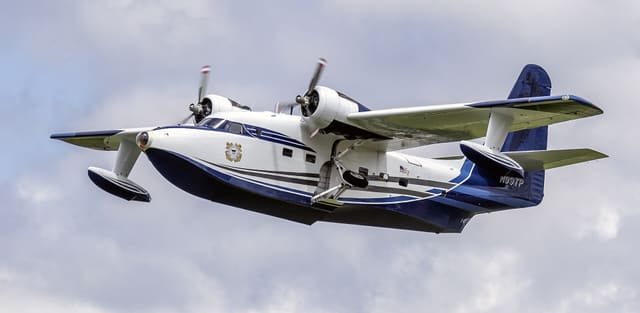 N99TP - Twin-engine aircraft