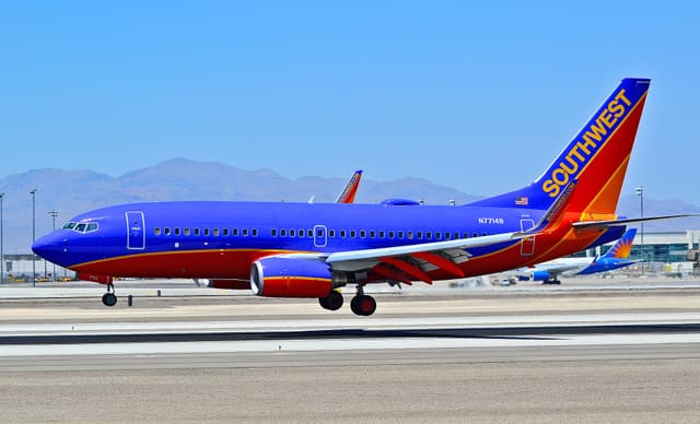 N7714B - Twin-engine aircraft