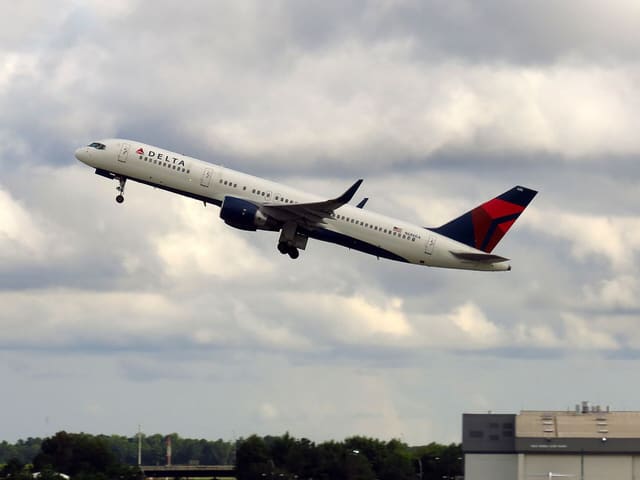 N686DA - Aircraft