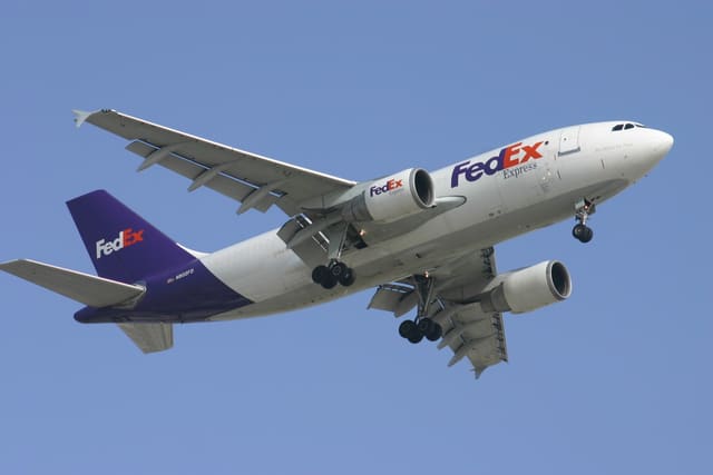 N802FD - Twin-engine aircraft
