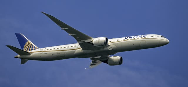 N12003 - Twin-engine aircraft