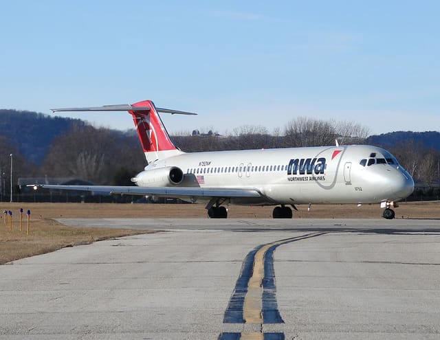 N752NW - Douglas