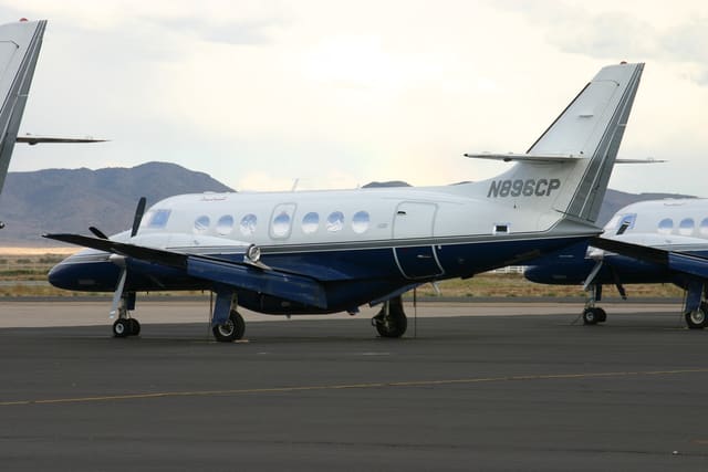N896CP - Twin-engine aircraft