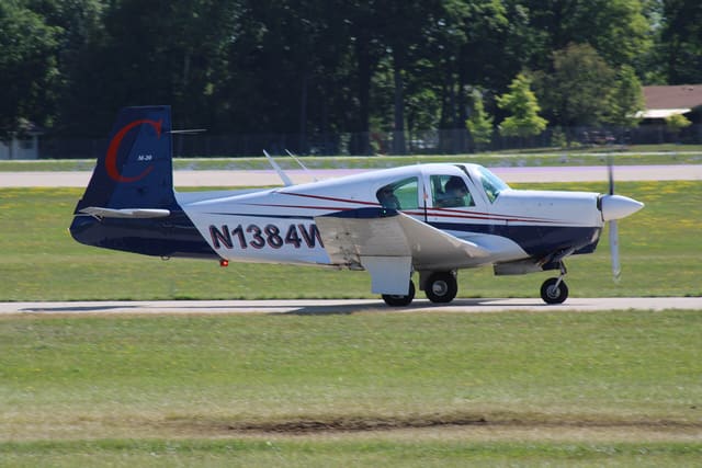N1384W - Single-engine aircraft