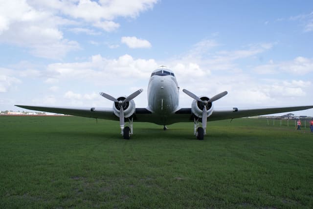 N839M - Twin-engine aircraft