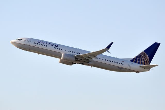 N68834 - Twin-engine aircraft
