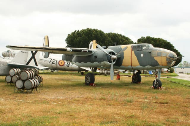 N86427 - Twin-engine aircraft