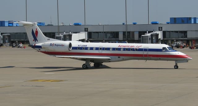 N738NR - Embraer