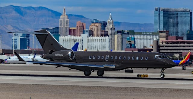 N711MC - Business jet