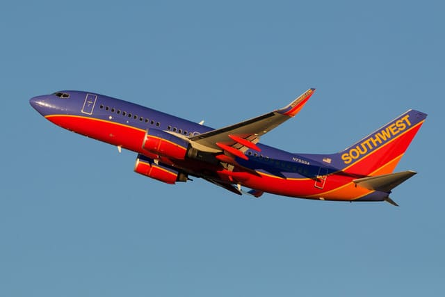 N755SA - Twin-engine aircraft