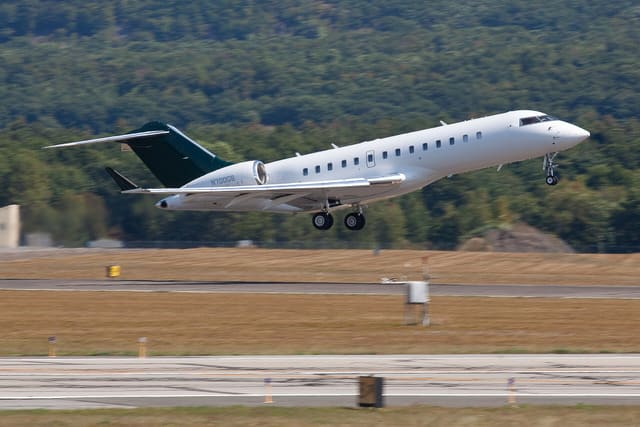 N700GB - Business jet