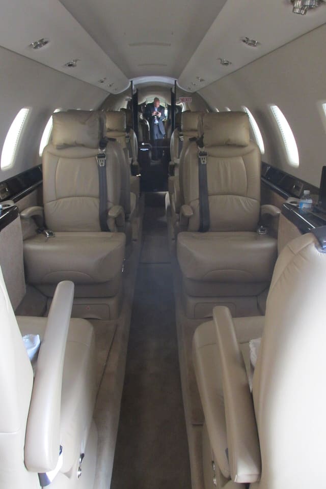 N680AB - Business jet