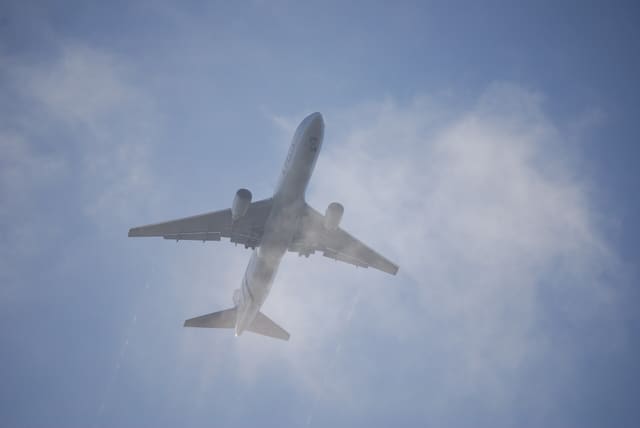 N175DZ - Twin-engine aircraft