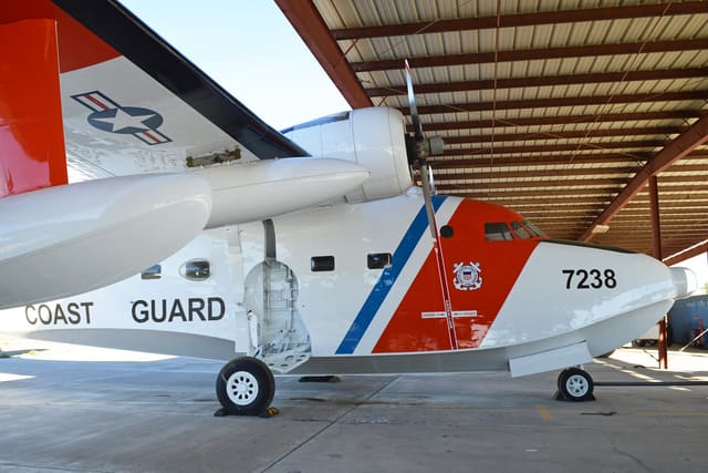 N216HU - Twin-engine aircraft