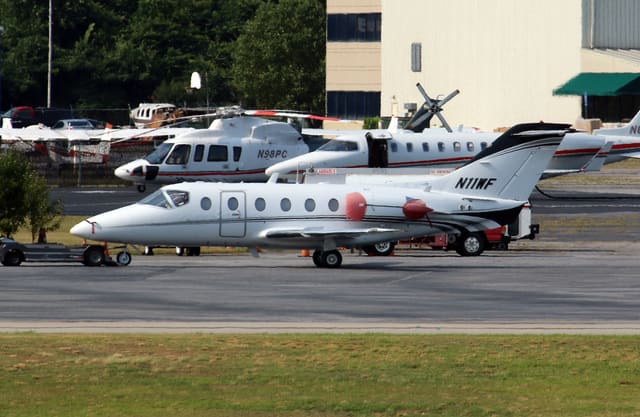 N11WF - Business jet