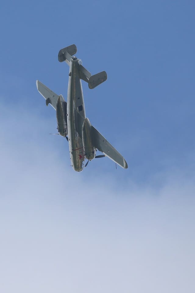  - Twin-engine aircraft