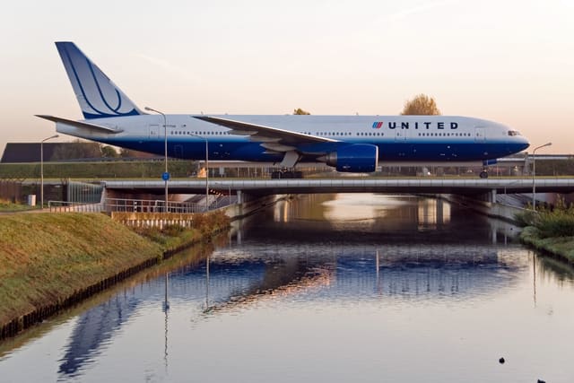 N777UA - Boeing