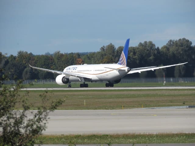 N26966 - Twin-engine aircraft