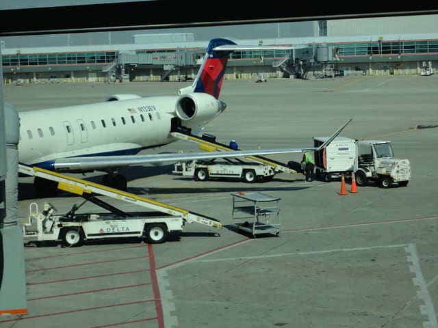 N133EV - Bombardier
