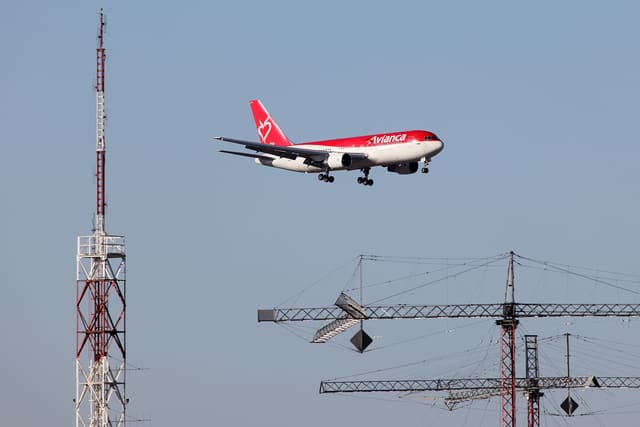 N728CG - Twin-engine aircraft