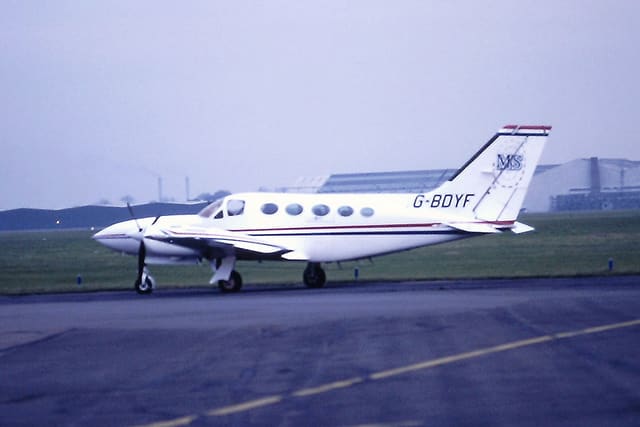 G-BDYF - Twin-engine aircraft