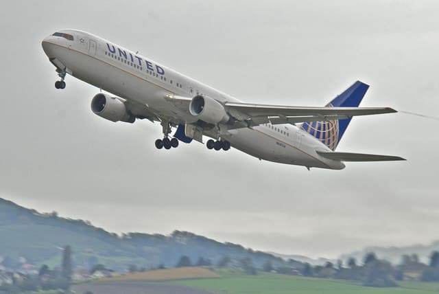 N647UA - Boeing