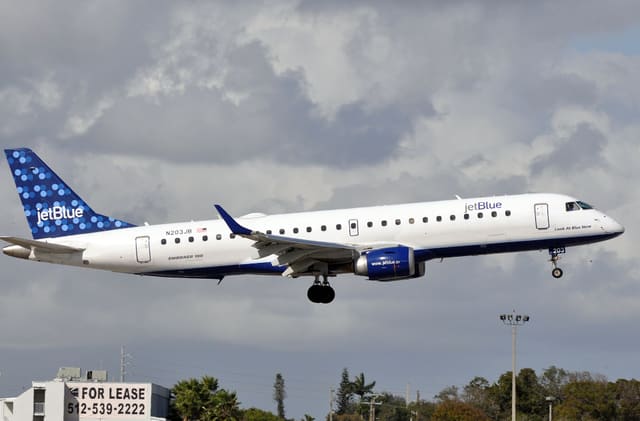 N203JB - Embraer