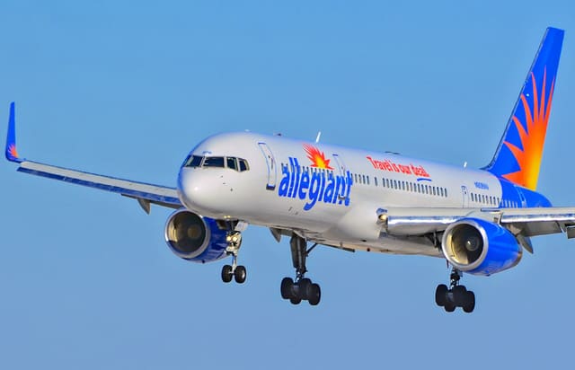 N906NV - Twin-engine aircraft