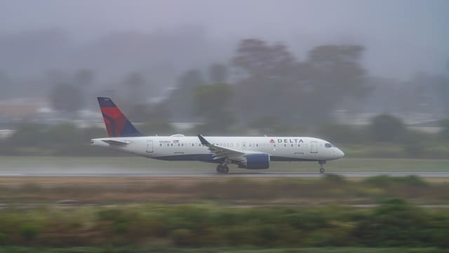 N328DU - Airbus