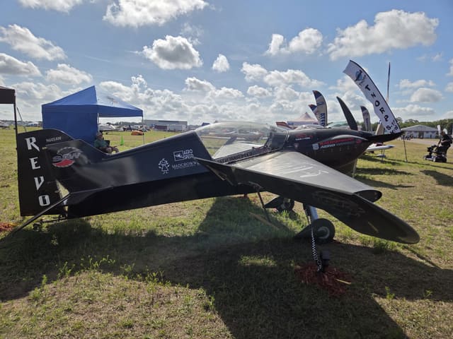 N605AW - Saurenman Edward E Saw-revo