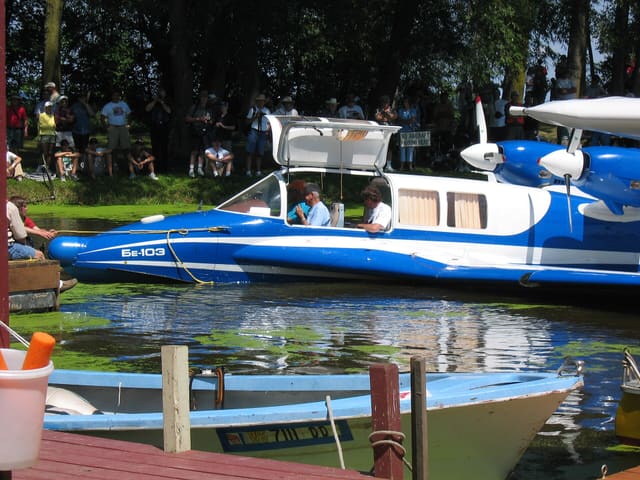 N13KL - Aircraft
