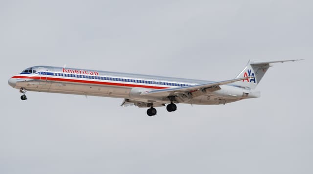 N110HM - Douglas