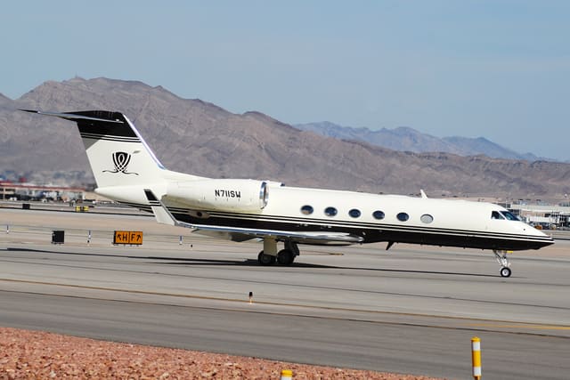 N711SW - Business jet