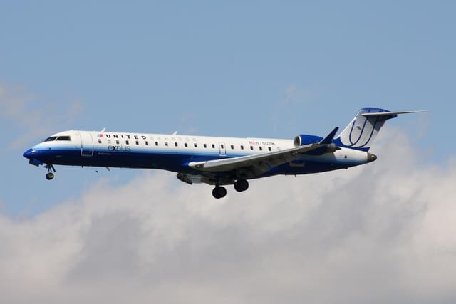 N750SK - Twin-engine aircraft