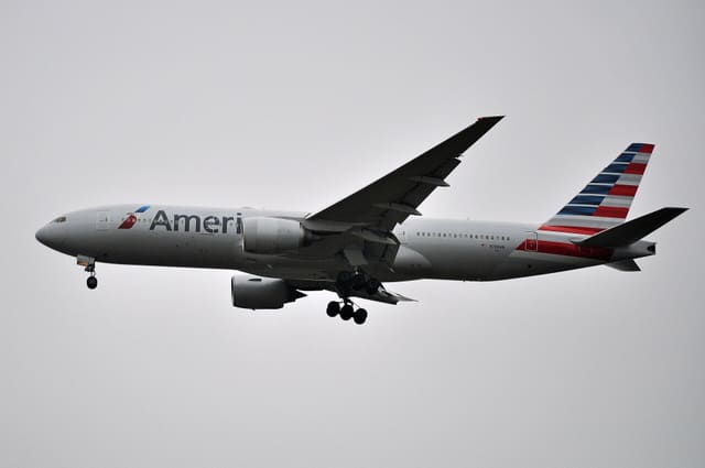 N788AN - Twin-engine aircraft
