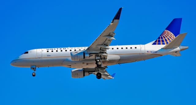 N121SY - Embraer