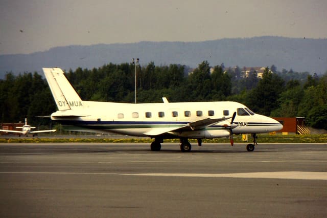 OY-MUA - Aircraft