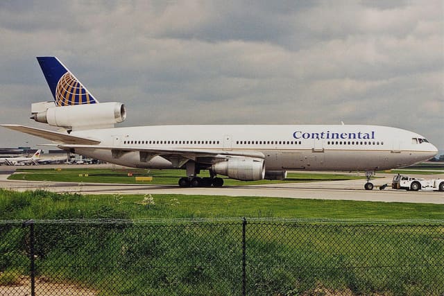 N37078 - Douglas