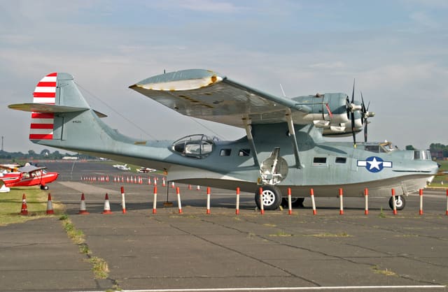 N9521C - Twin-engine aircraft