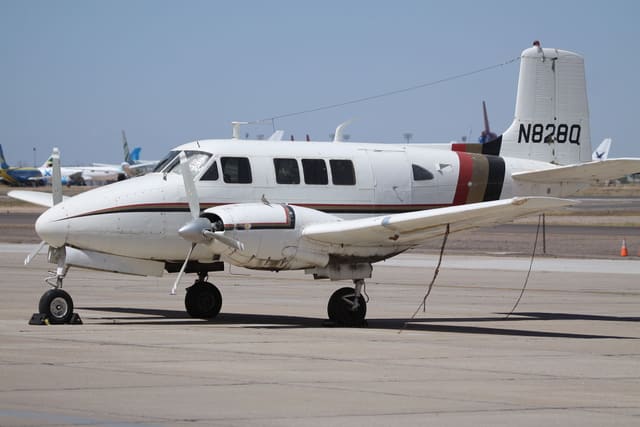 N828Q - Twin-engine aircraft