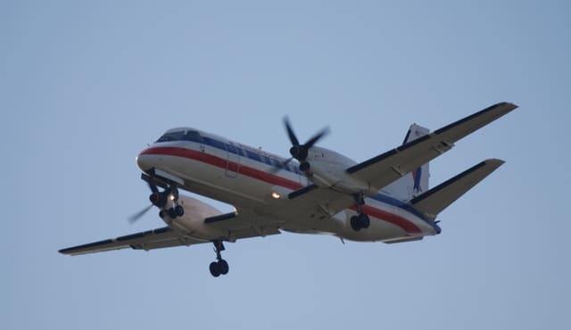 N304AE - Twin-engine aircraft