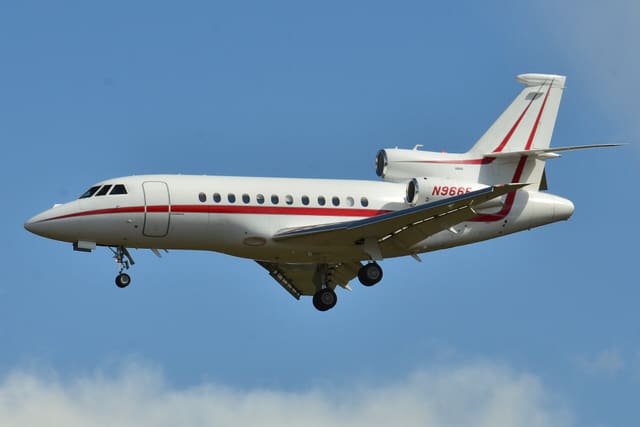 N966E - Business jet