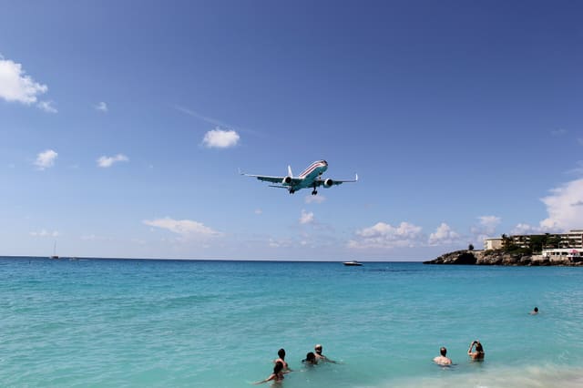 N175AN - Twin-engine aircraft