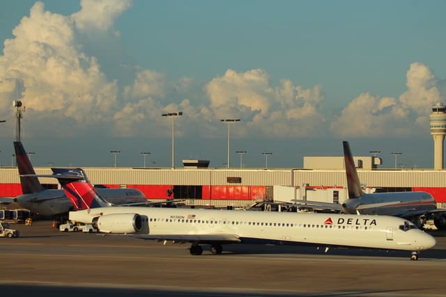 N938DN - Douglas