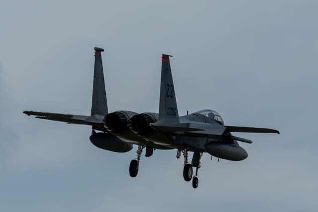  - Twin-engine aircraft