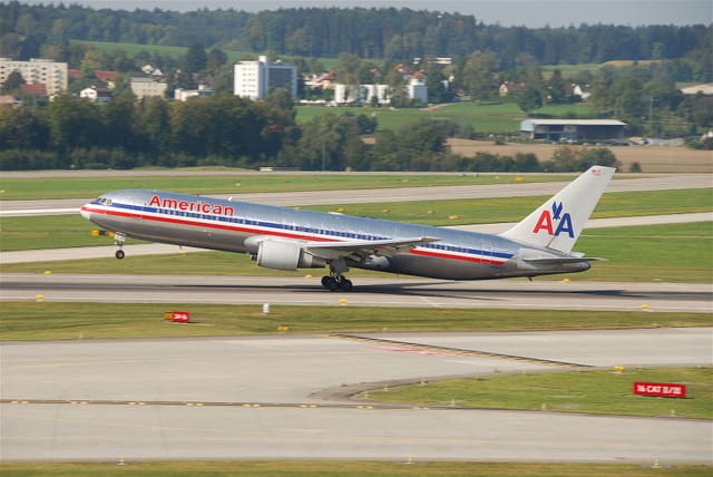 N388AA - Twin-engine aircraft