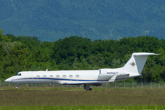 N405GA - Business jet