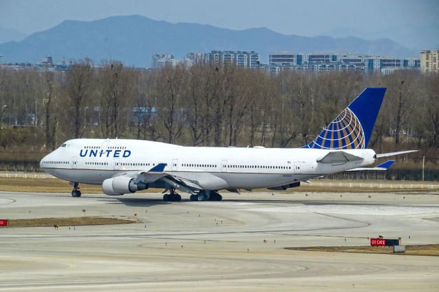 N128UA - Boeing