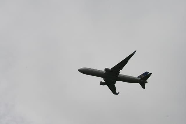 N664UA - Boeing