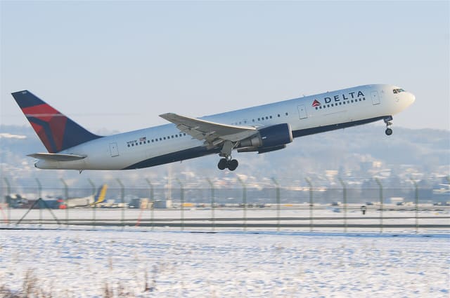 N1501P - Twin-engine aircraft